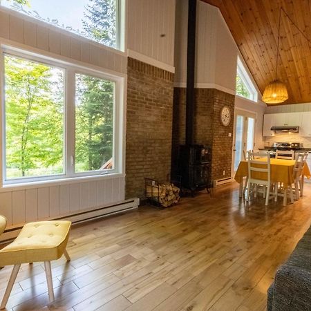 Les Chalets Tourisma - Chalet Dans Les Bois Avec Lac Prive - Le Colibri Saint-Raymond Екстер'єр фото