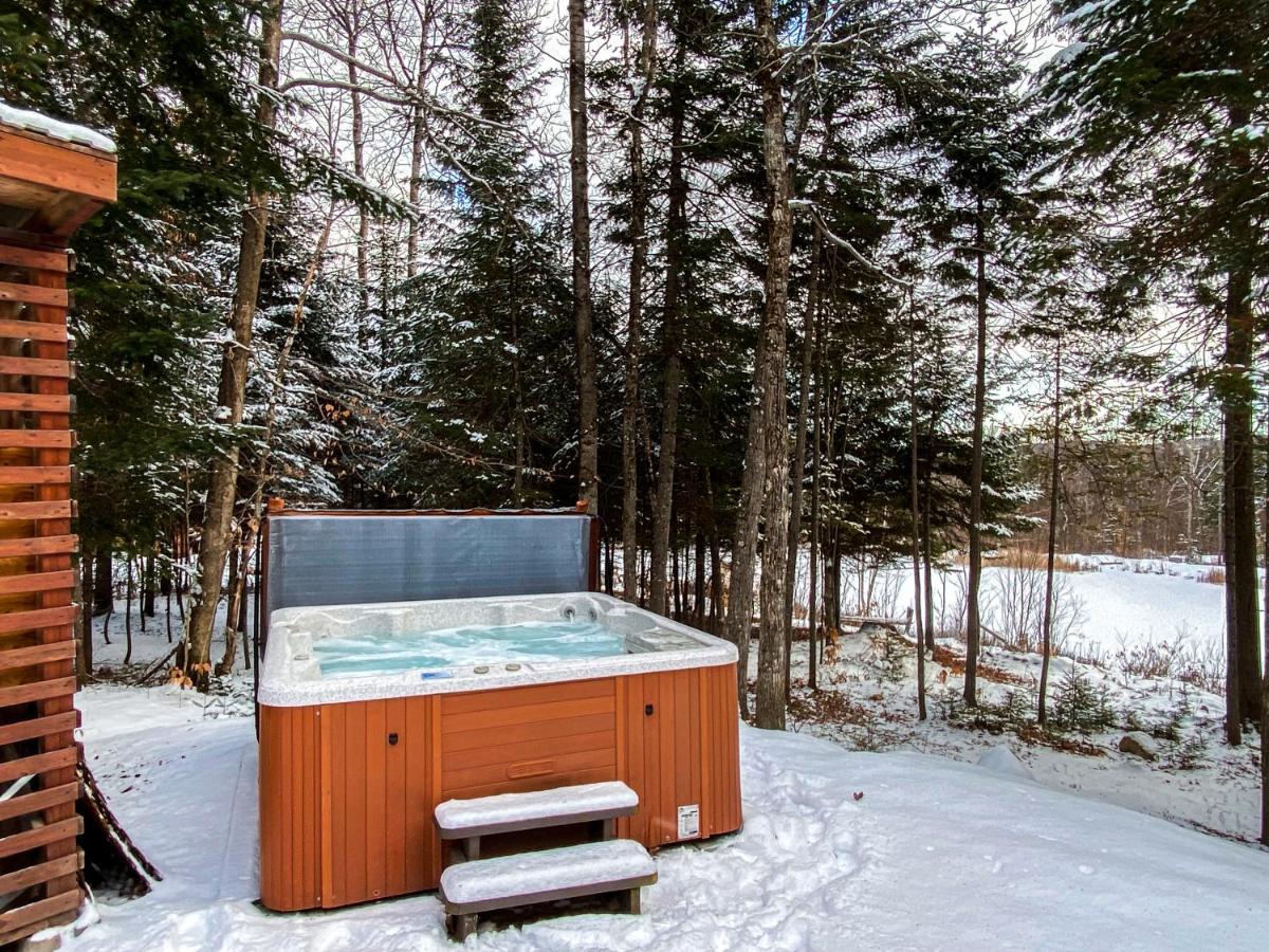 Les Chalets Tourisma - Chalet Dans Les Bois Avec Lac Prive - Le Colibri Saint-Raymond Екстер'єр фото